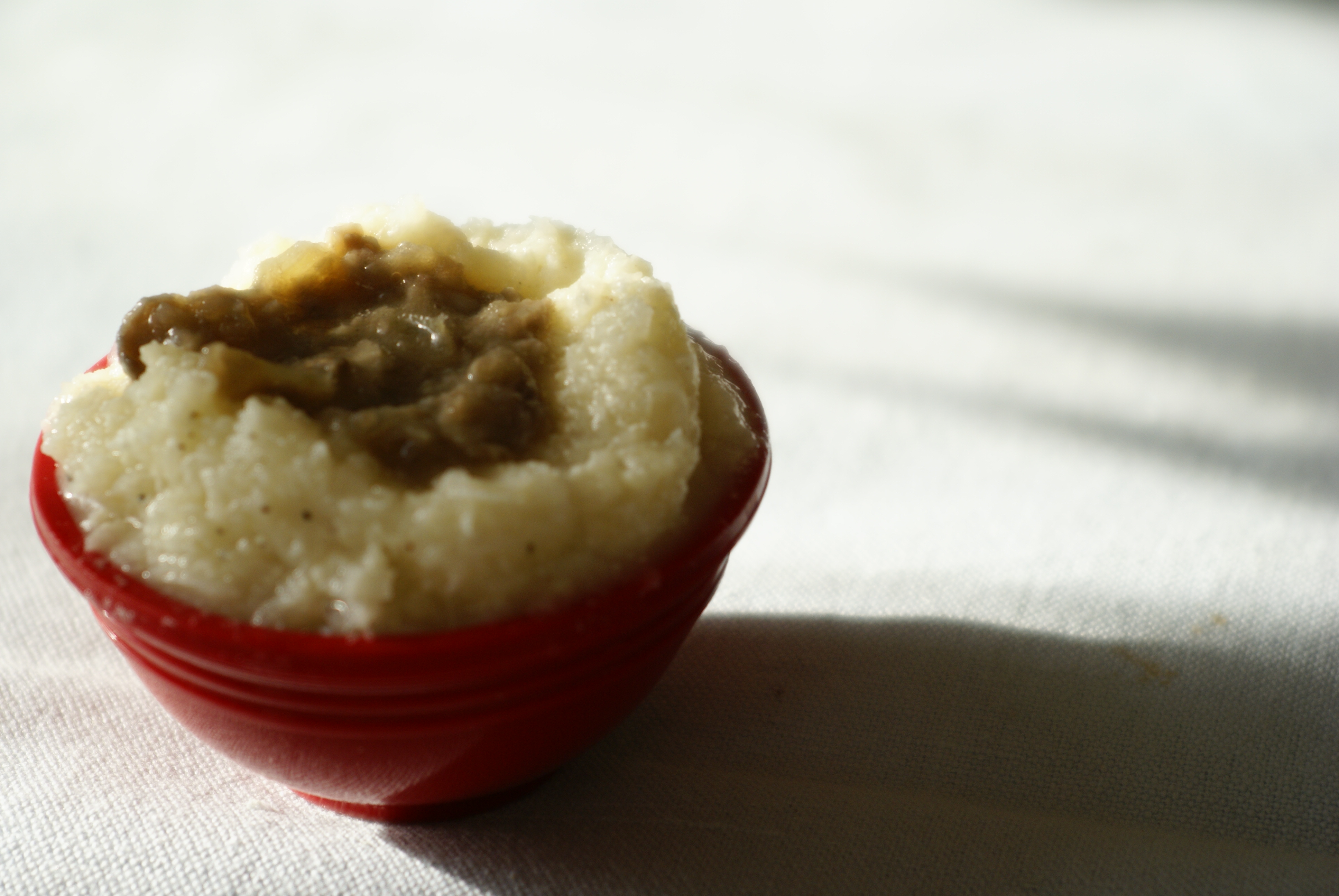 Mashed Cauliflower with Mushroom Gravy